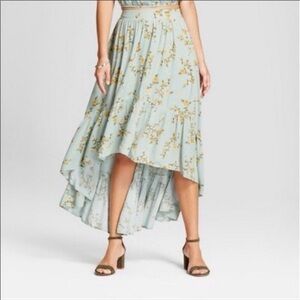 Xhileration - White High-Low Floral Skirt - Size: S - EUC